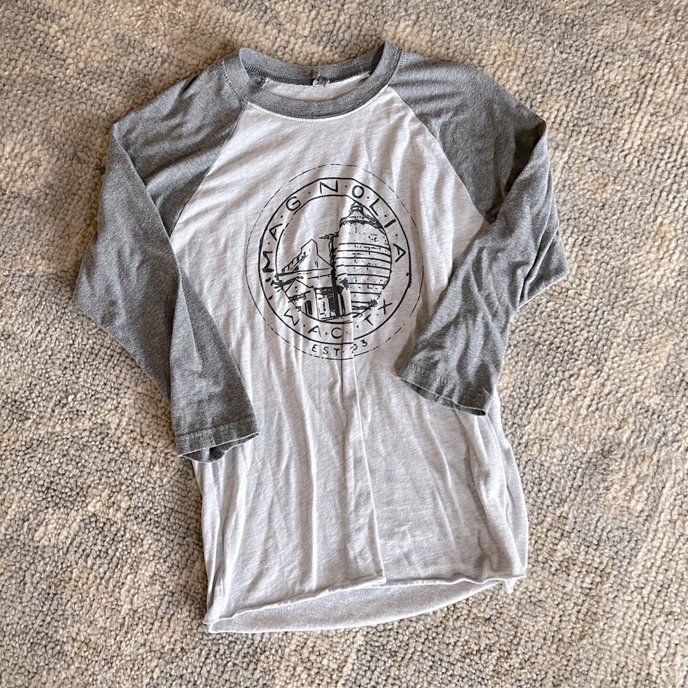 Magnolia Waco TX shirt. Small